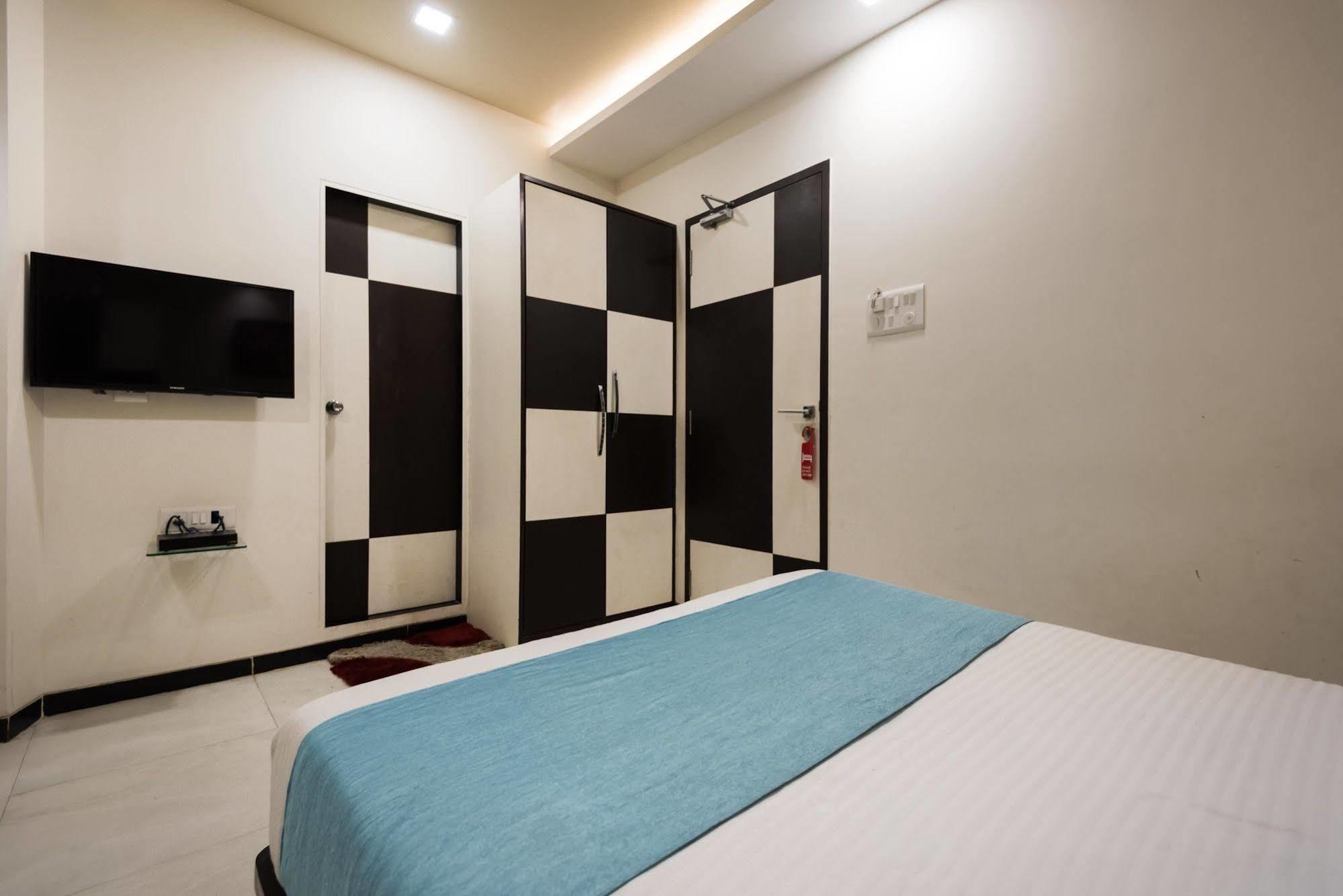 Hotel O Blue Pearl Residency Near Chhatrapati Shivaji International Airport Bombaim Exterior foto