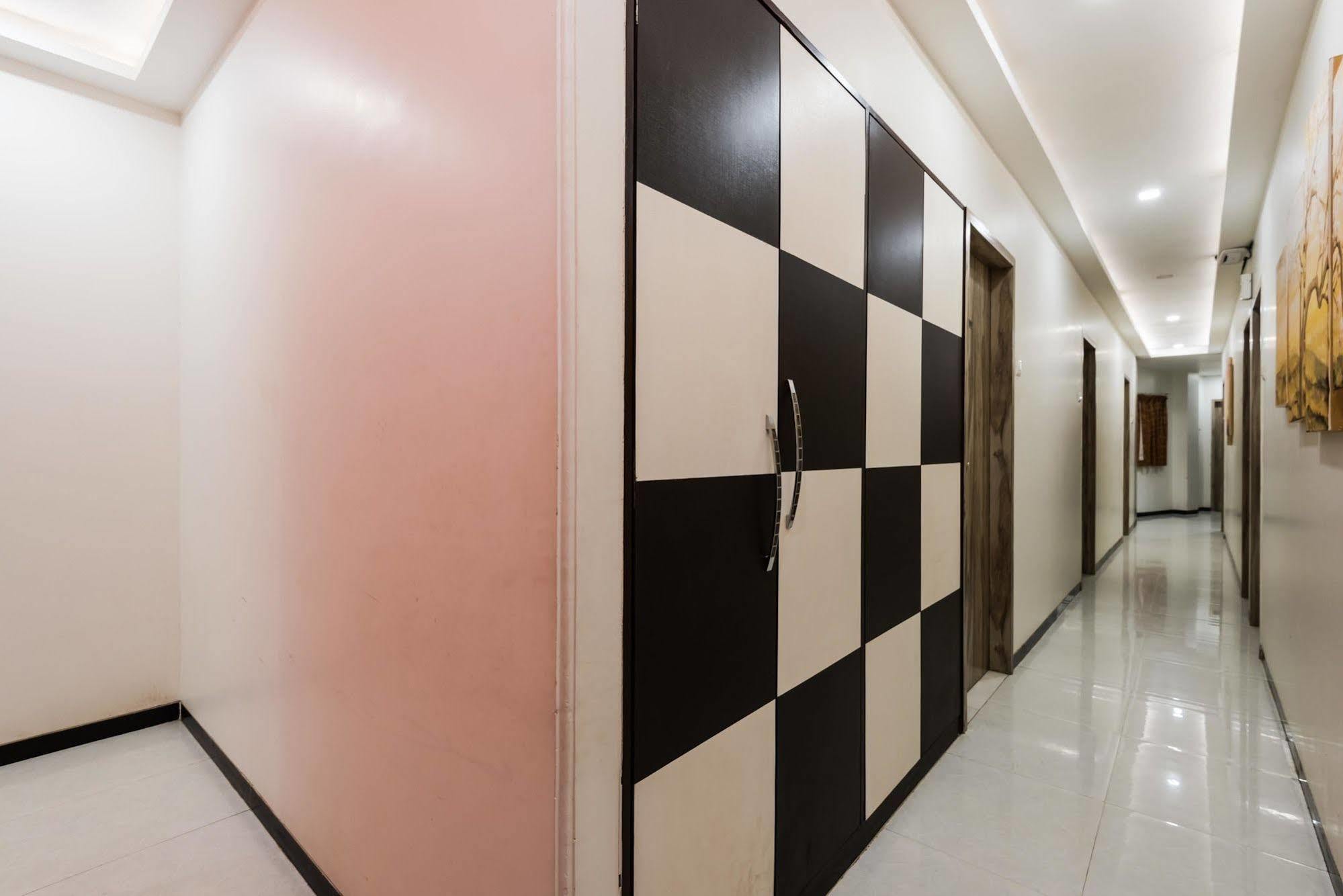 Hotel O Blue Pearl Residency Near Chhatrapati Shivaji International Airport Bombaim Exterior foto